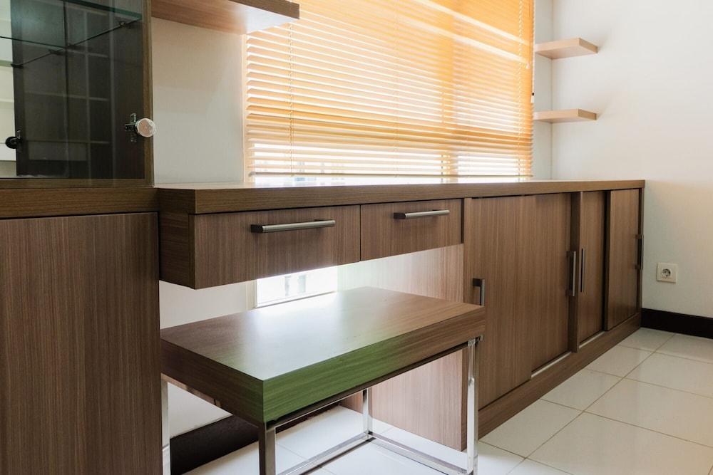 Simply Furnished Studio Apartment at Scientia Residence