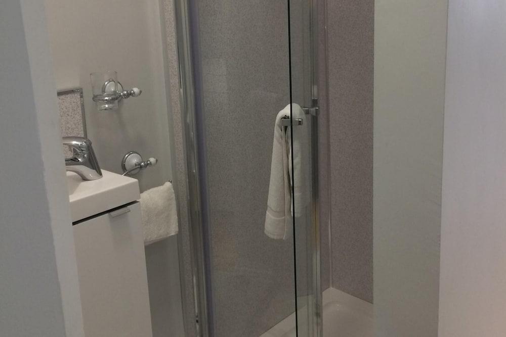 Apartment Sleeps 2 With Wood Fire