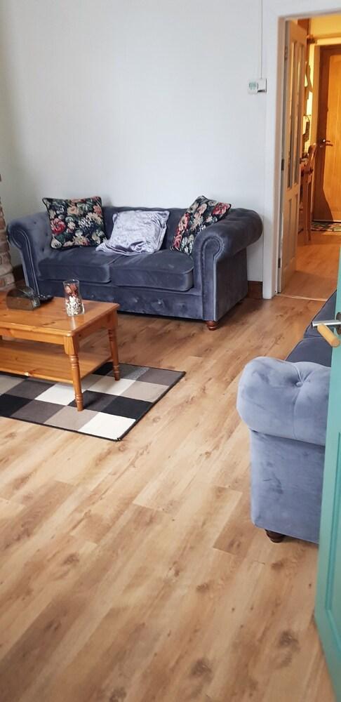 Greater Manchester Immaculate Cozy Home