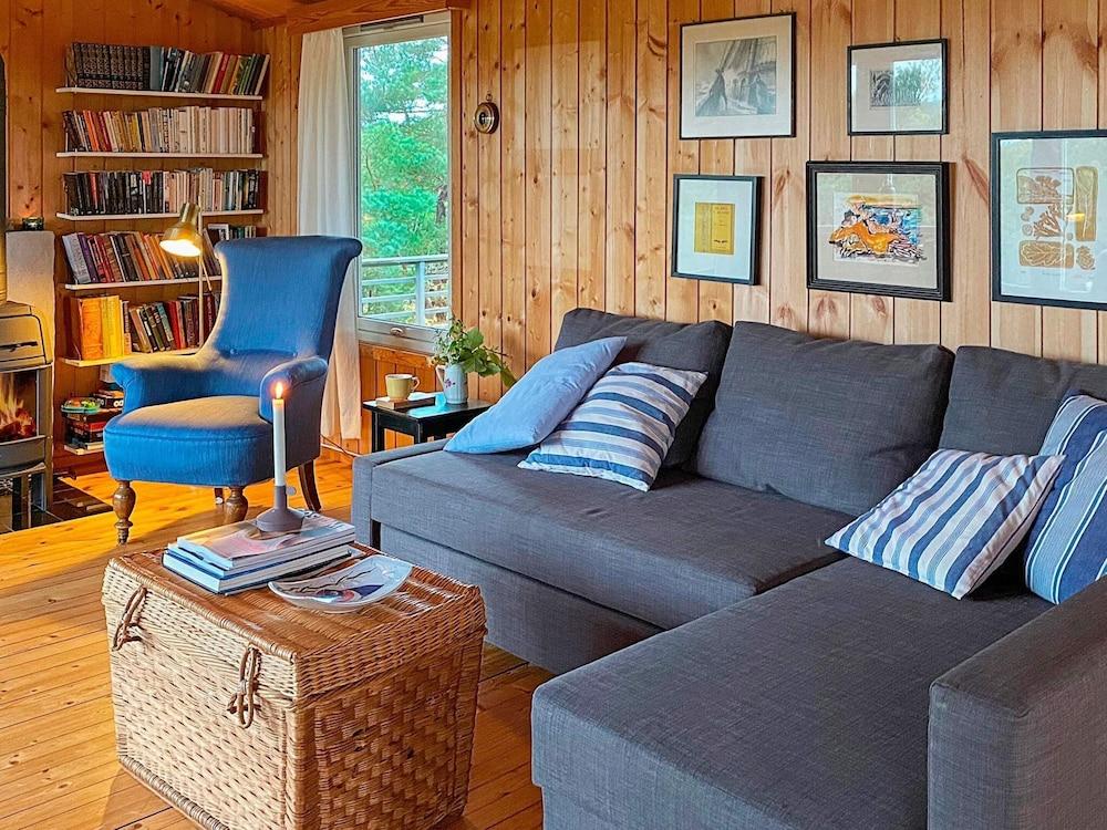 Serene Seaside Retreat in Vesteroy-by Traum