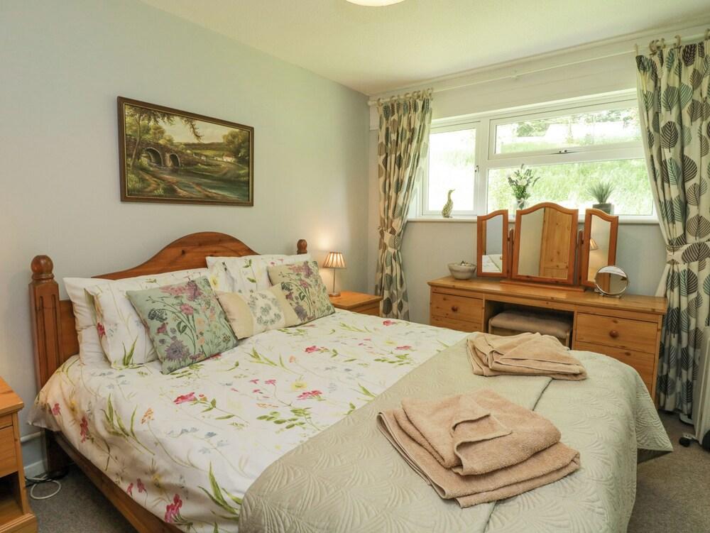 9 Manorcombe Bungalows