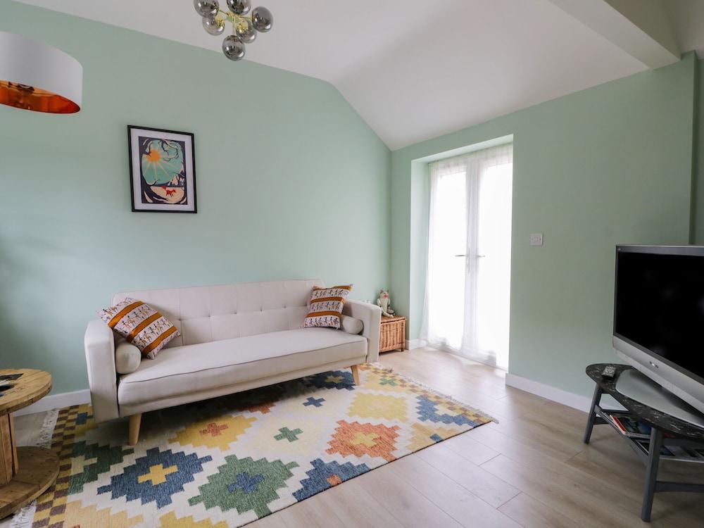 Robin's Nest Cottage