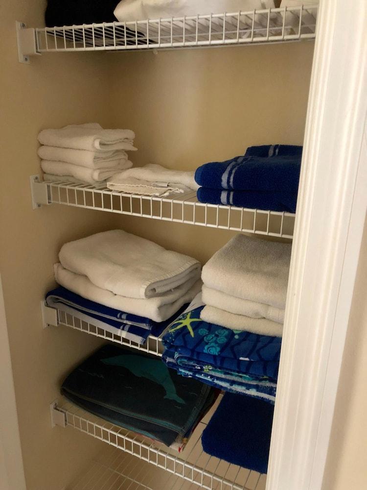 Four Bedroom Pool Home - 150 EP - Vusa