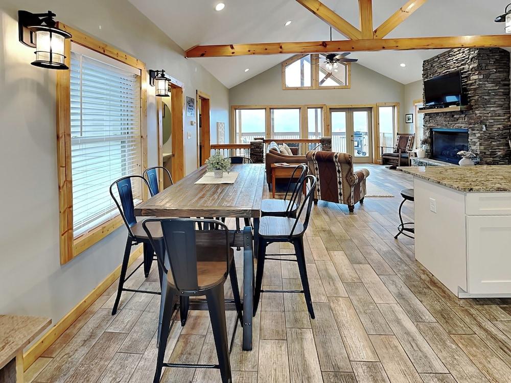 Hello Smokys by Jackson Mountain Rentals