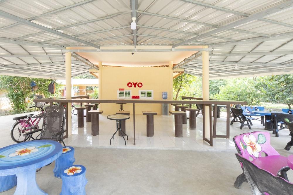 OYO 75359 Thaiburi Thara Resort