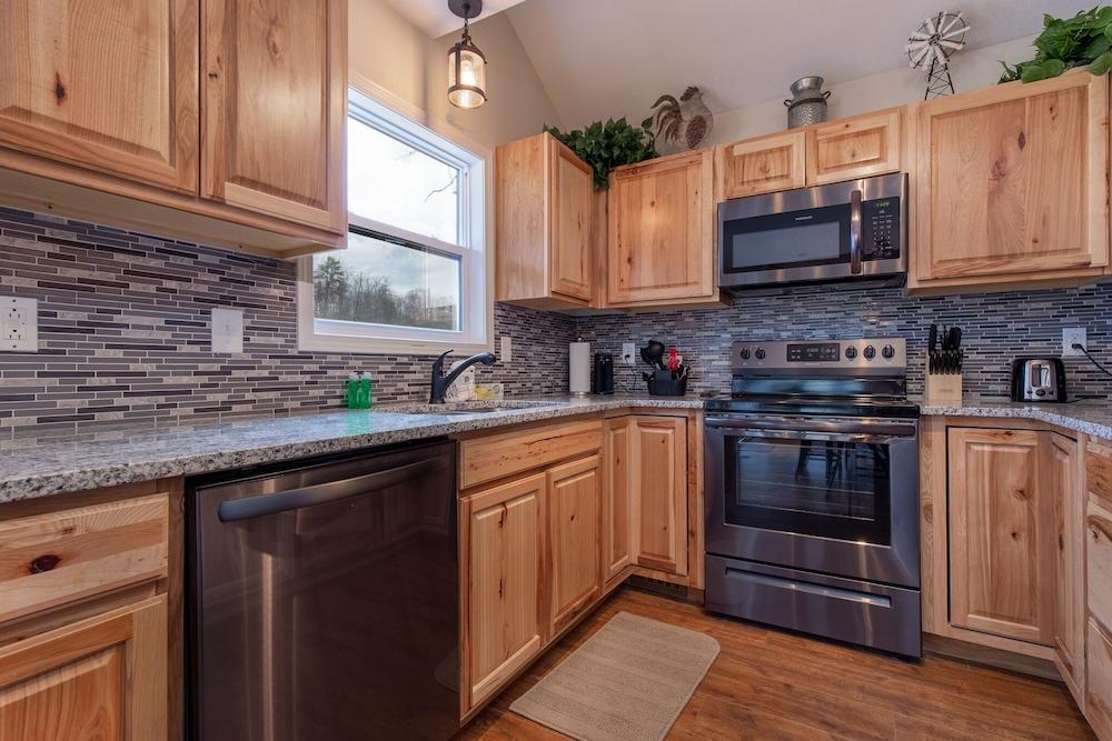 Misty Hollow by Jackson Mountain Rentals