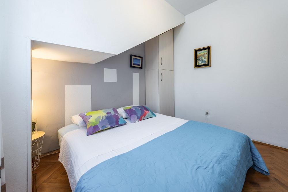 Apartment Ivona With Teracce