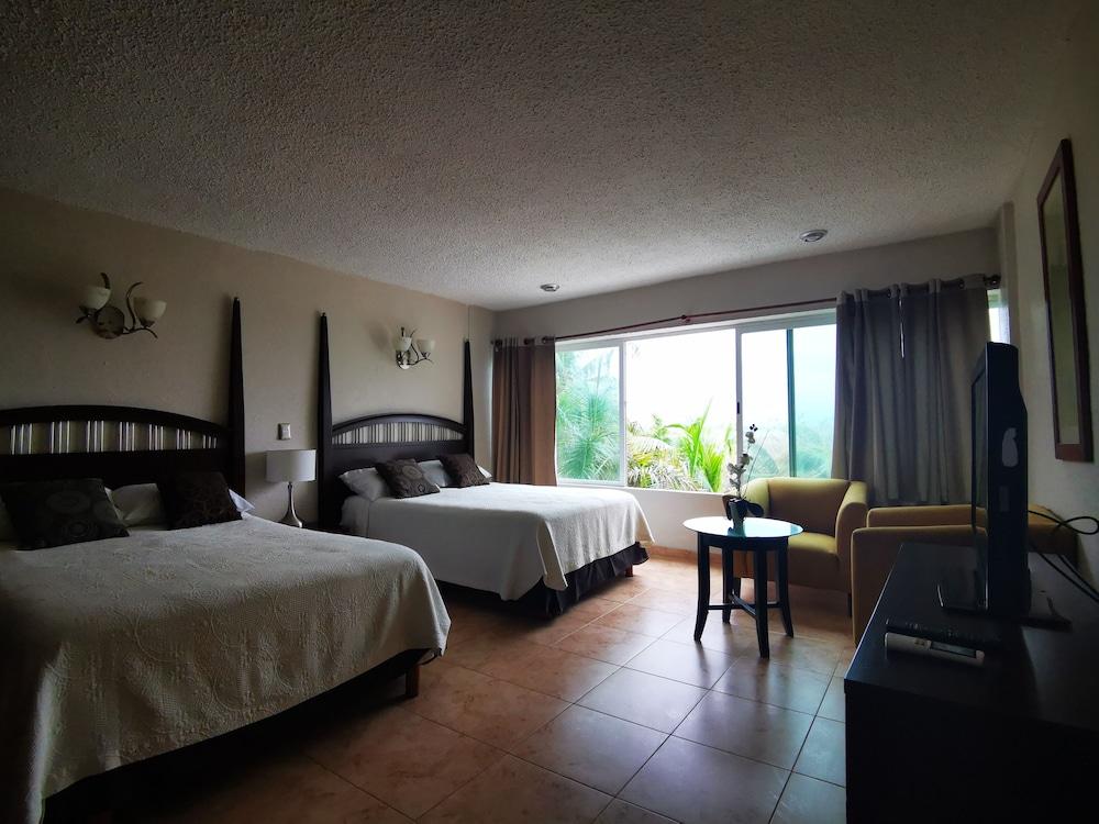 Lovely Beachfront Estudio in Hotel Zone