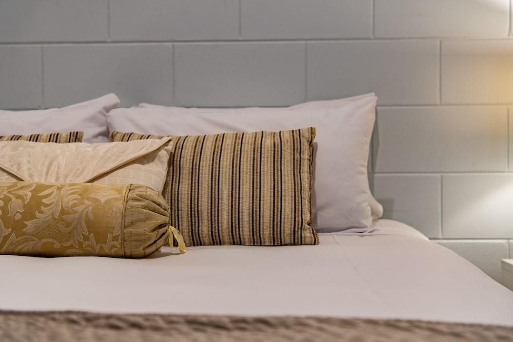 Airlie Sun & Sand Accommodation 5