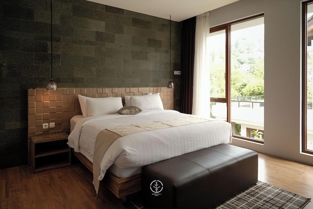 Asmaya 7BR Villa private heated pool and billiard