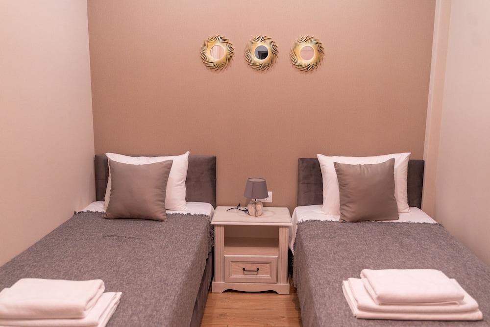 More Apartments na Estonskoy 37