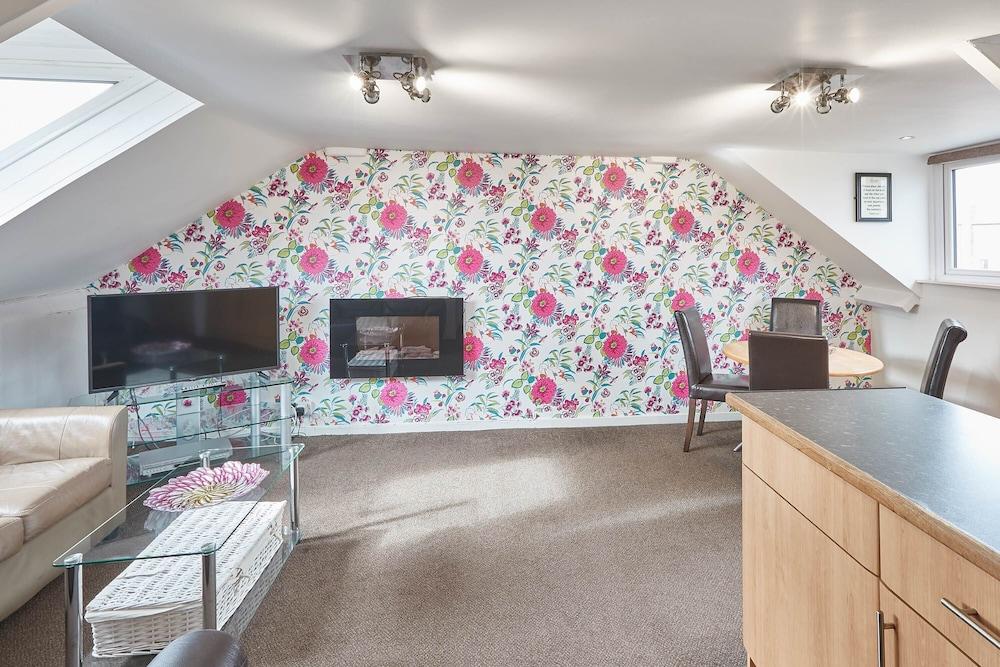 Apartment 4 At Glencoe