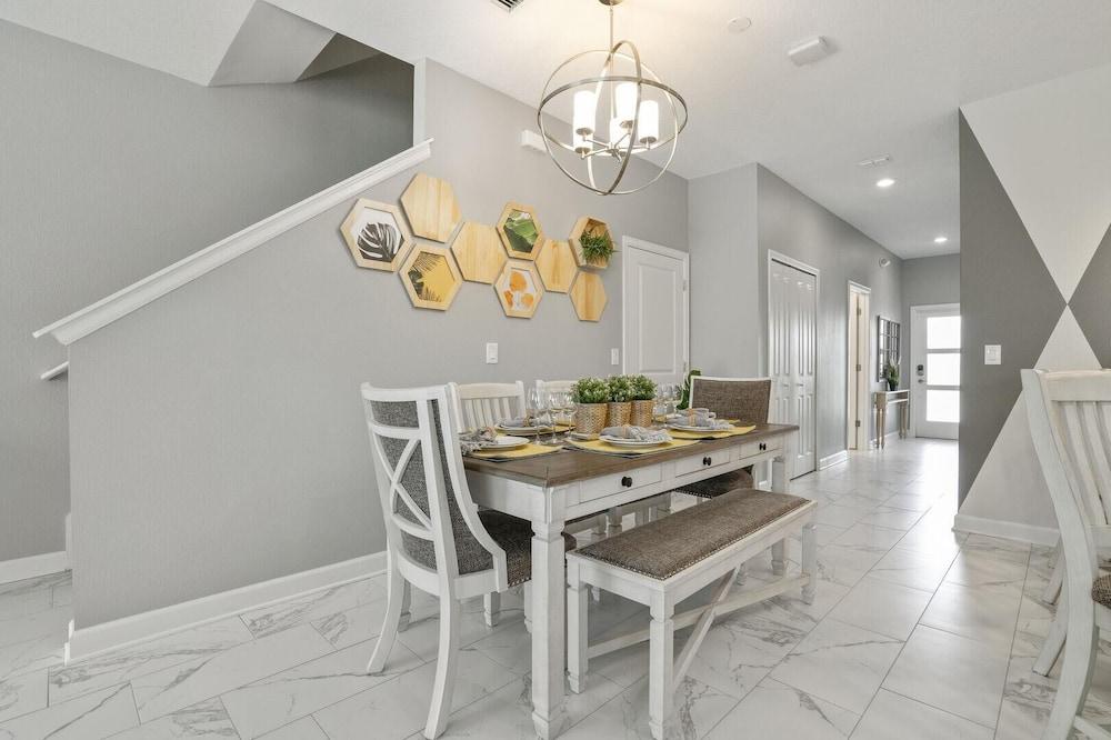 302oca - The Retreat at Championsgate