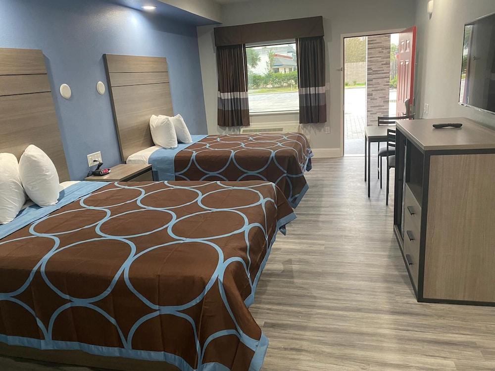 Lone Star Inn - Dickinson