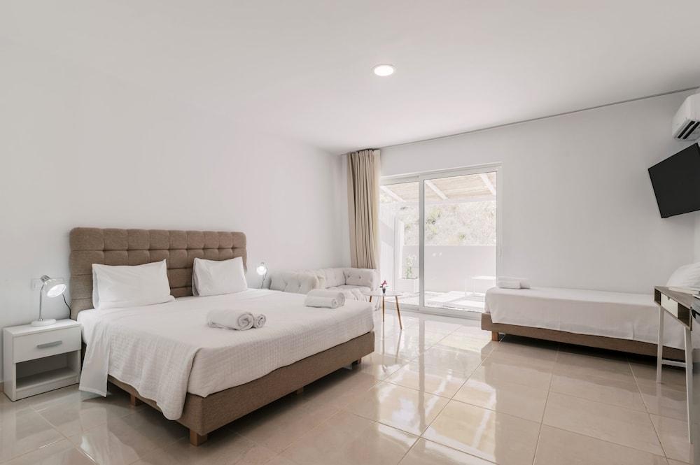 Bamboo Suites Adults Only