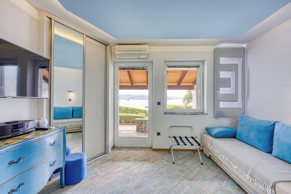 Pool Studio Debeli Rtic 1