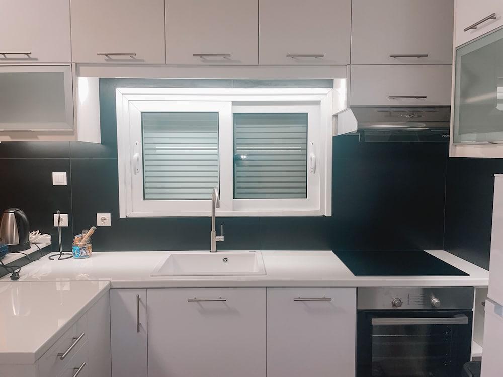 Hector Villa Airport