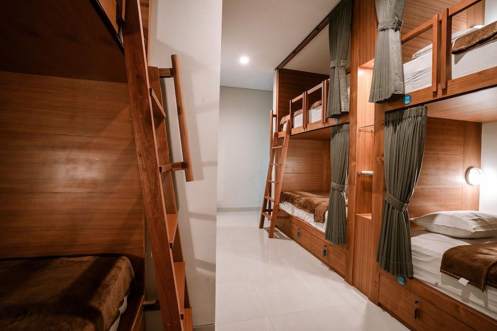 One Degree Sunset Hill Leisure