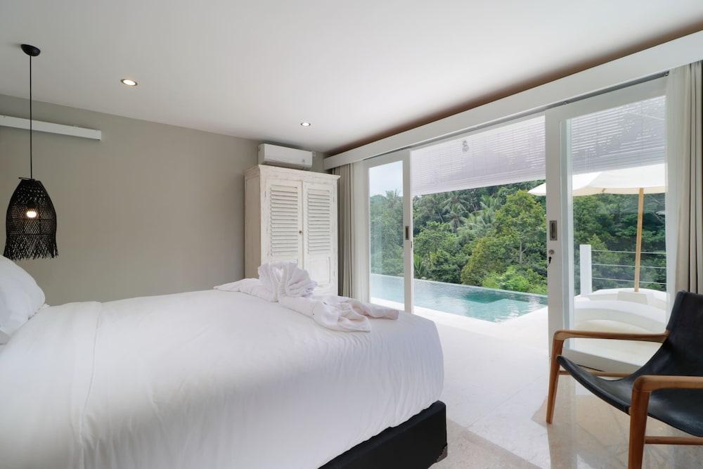 Limitless Jungle Villas Complex, 5 BR, Ubud With Staff