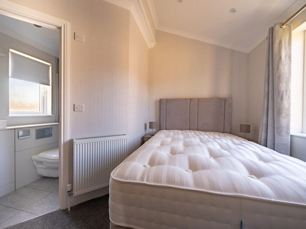 Well-kept Chalet not far From the Biesbosch