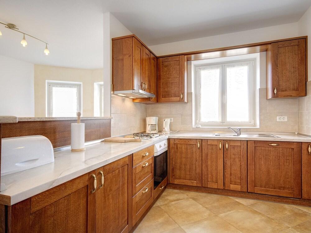 Rustic Villa in Vodnjan With Private Pool