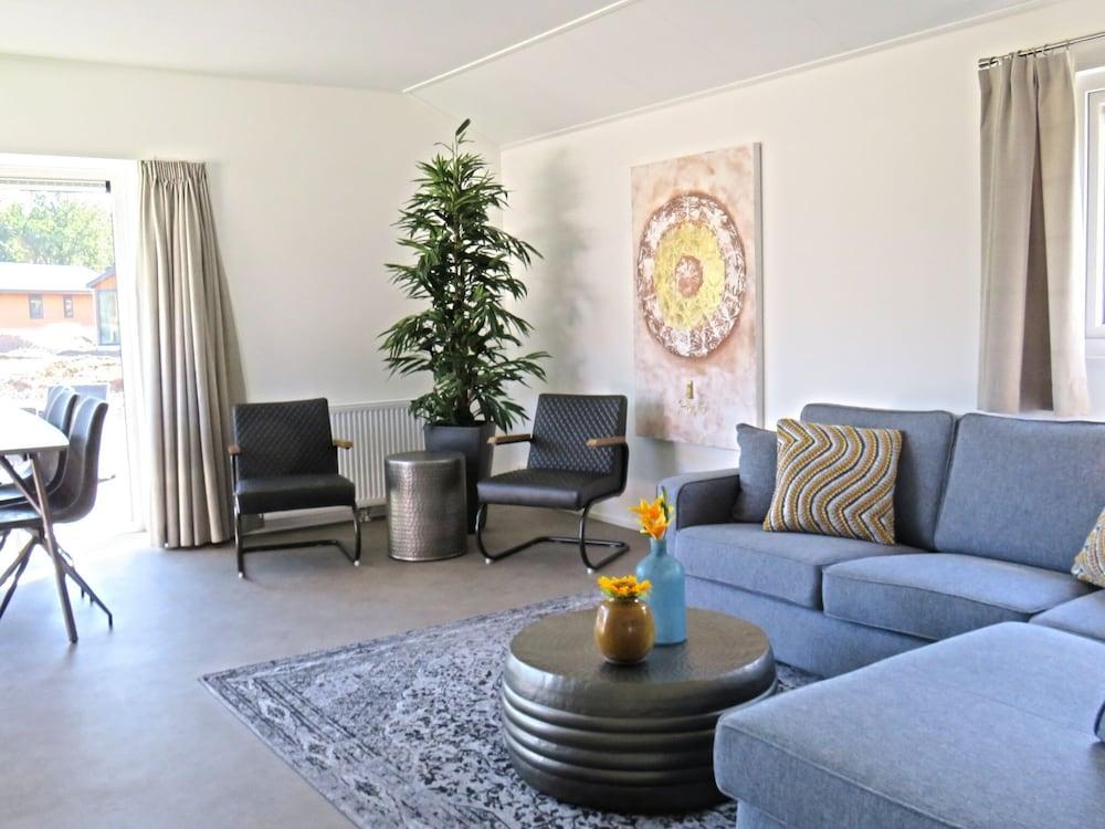 Comfy Chalet With Dishwasher