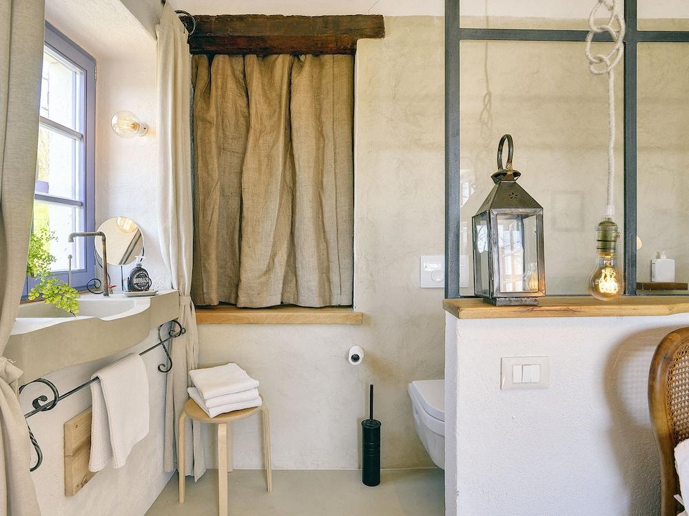 Magnificent Villa in Groznjan With High-end Kitchen & Pool