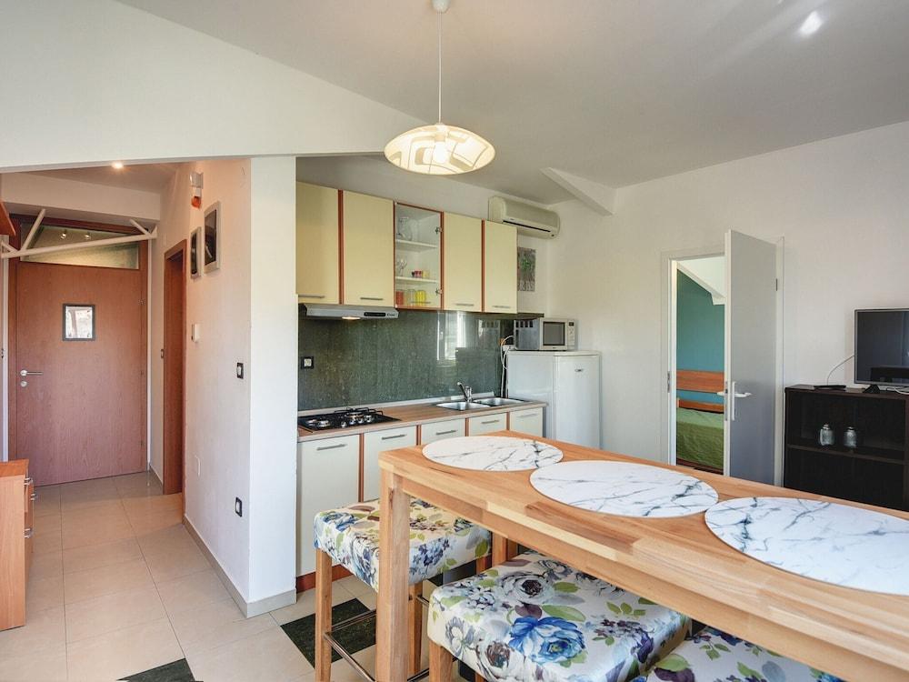 Nice Apartment in Pula With Swimming Pool