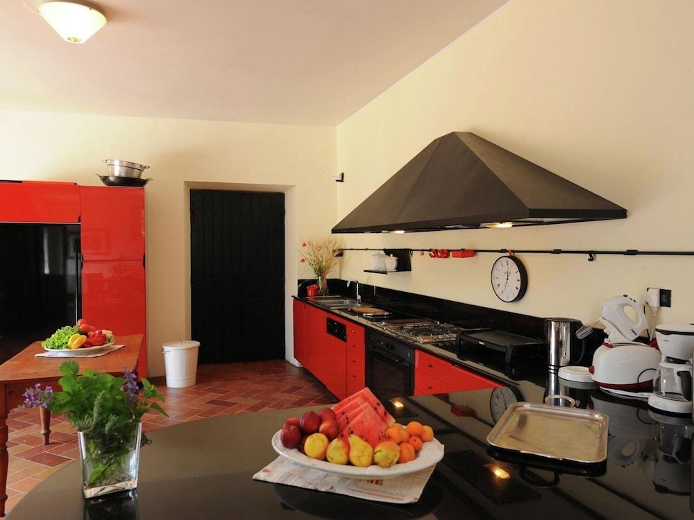 Villa in Montemaggiore With Private Pool