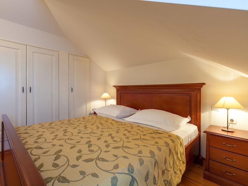 Villa in Selca With Pool Near Adriatic Sea