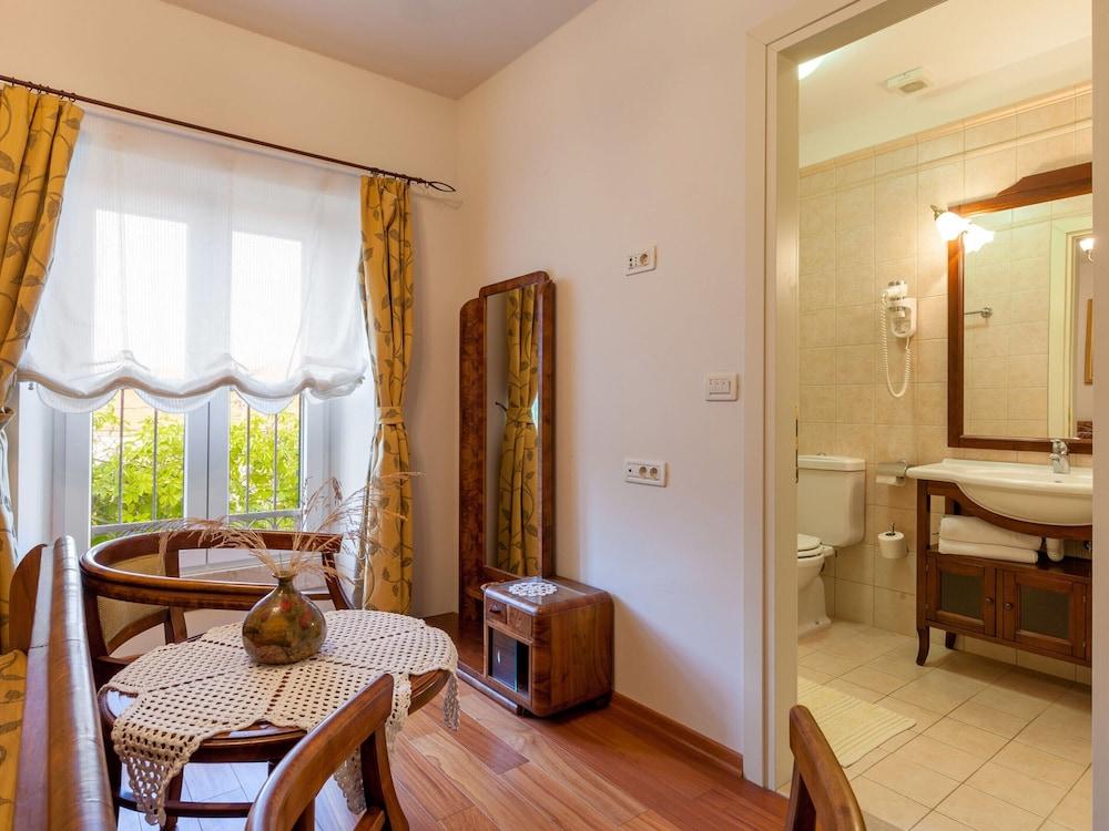 Villa in Selca With Pool Near Adriatic Sea