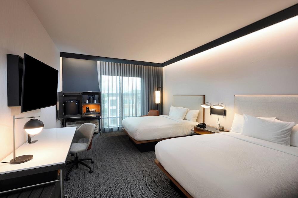 Courtyard by Marriott Charlotte Waverly