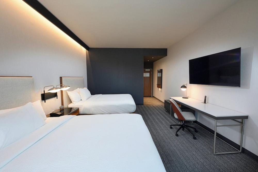 Courtyard by Marriott Charlotte Waverly