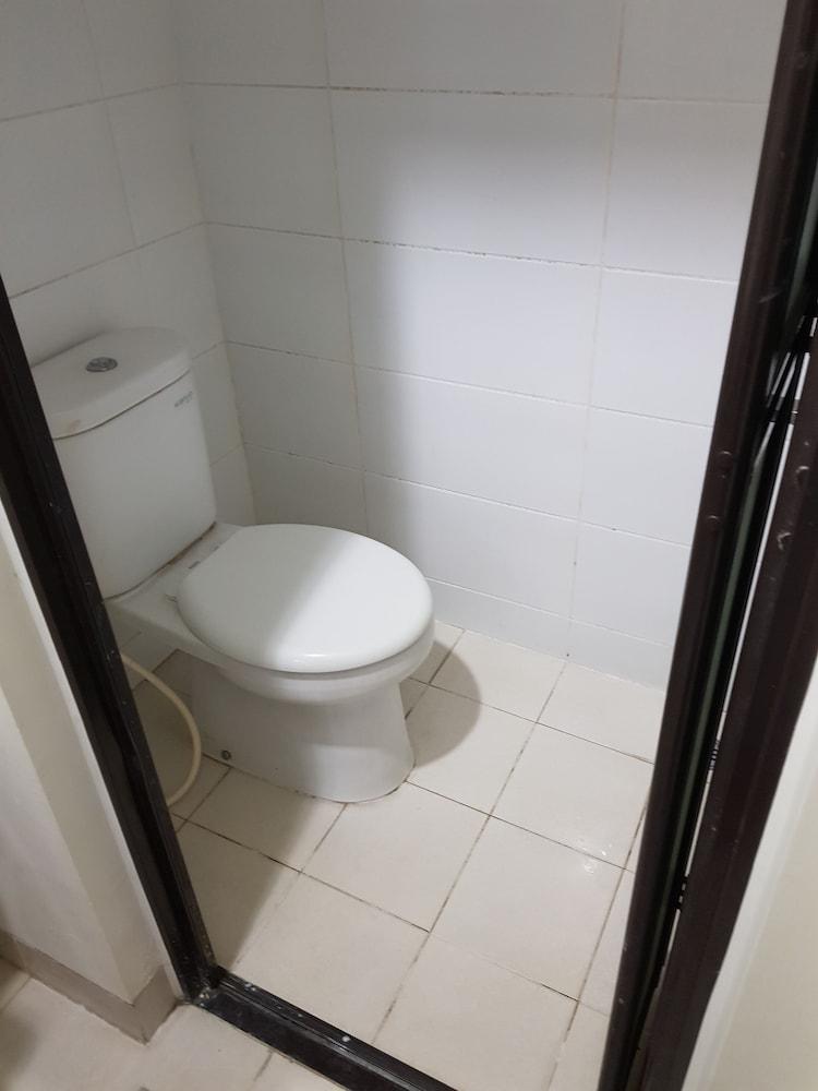 Aloha Guest House - 1 Male Only