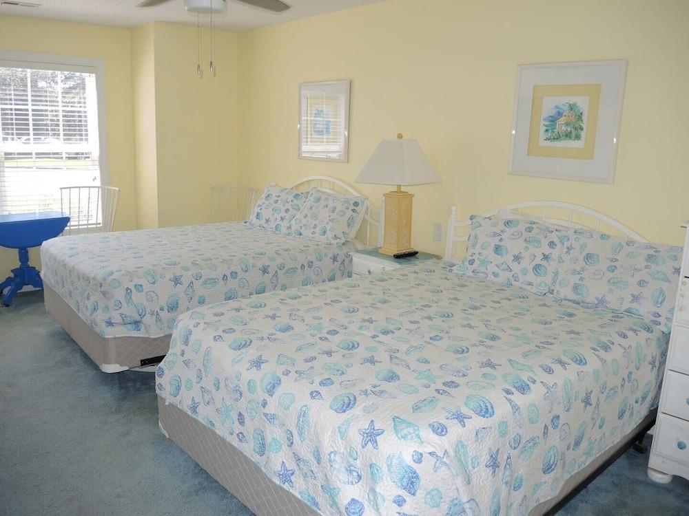 Beautiful Ground Floor Golf Resort Villa 1503 Steps from the Pool by RedAwning