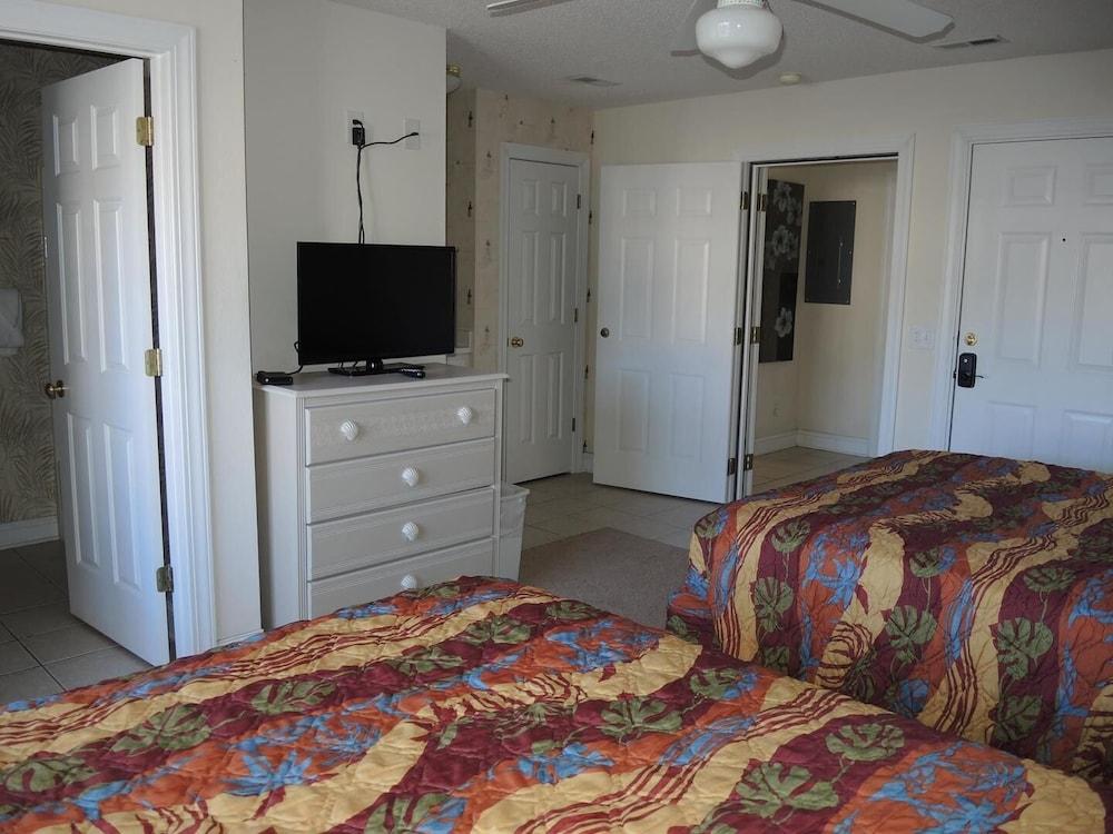 Pool View Villa 1504 with 27 hole Golf Course Onsite and Sunset Beach Nearby by RedAwning