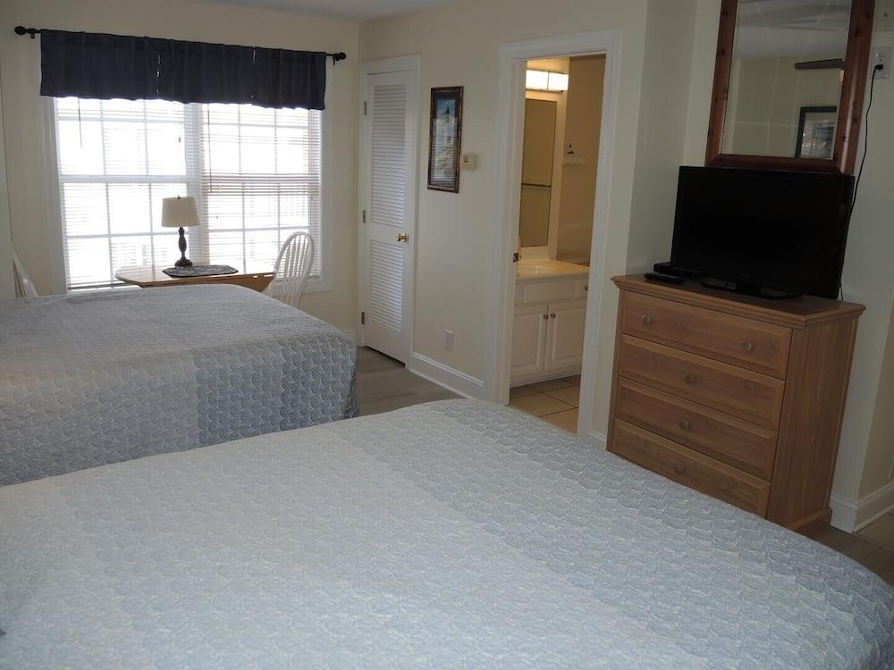 Brunswick Plantation Golf Resort Villa 1607 Close to Beach in Calabash by RedAwning