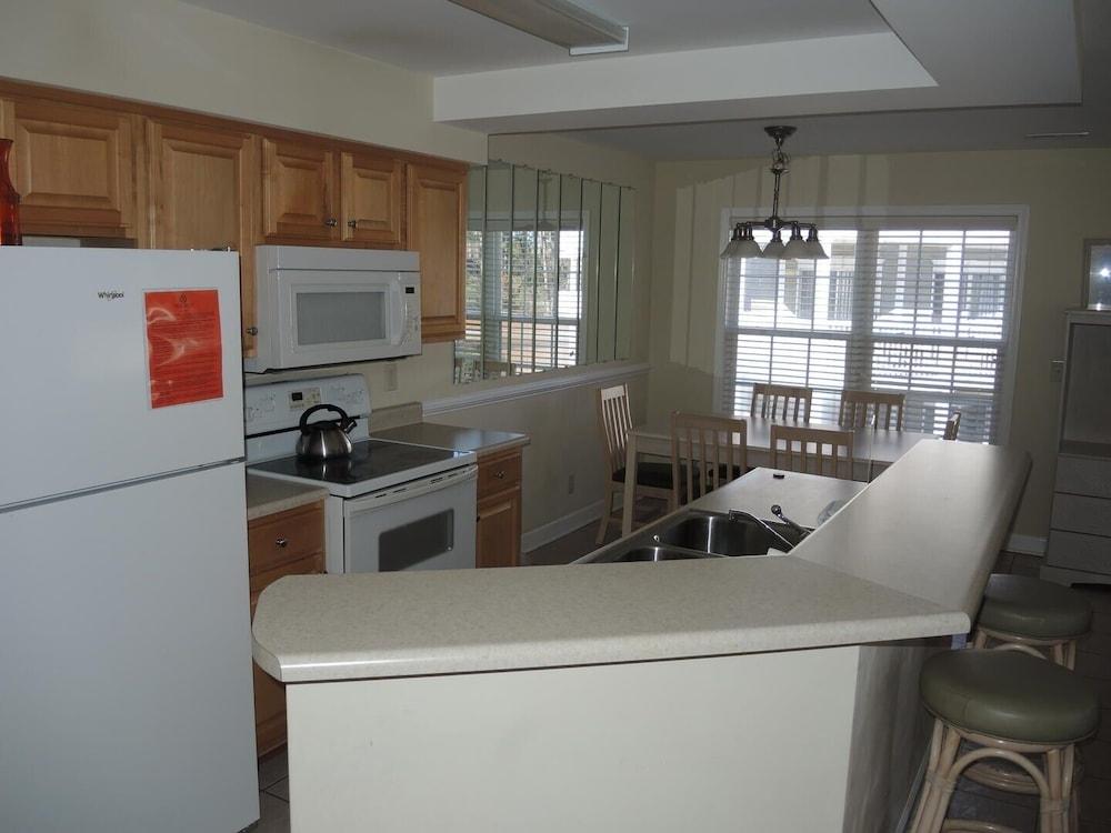 Full Kitchen Condo 2404M Golf Resort Close to Beach in Calabash by RedAwning
