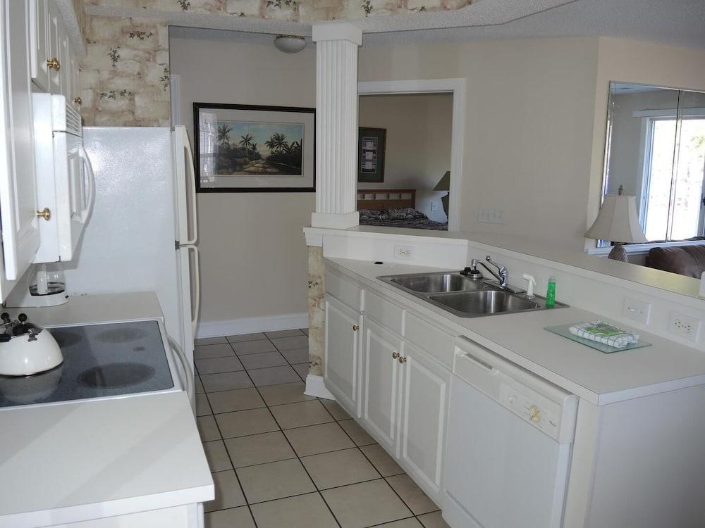 Brunswick Plantation Golf Course View Condo 1609M Close to Beach in Calabash by RedAwning