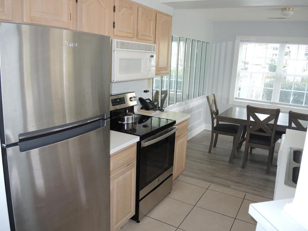 Family Friendly Golf Course View Condo 101M with Great Brunswick Plantation Resort Amenities by RedAwning