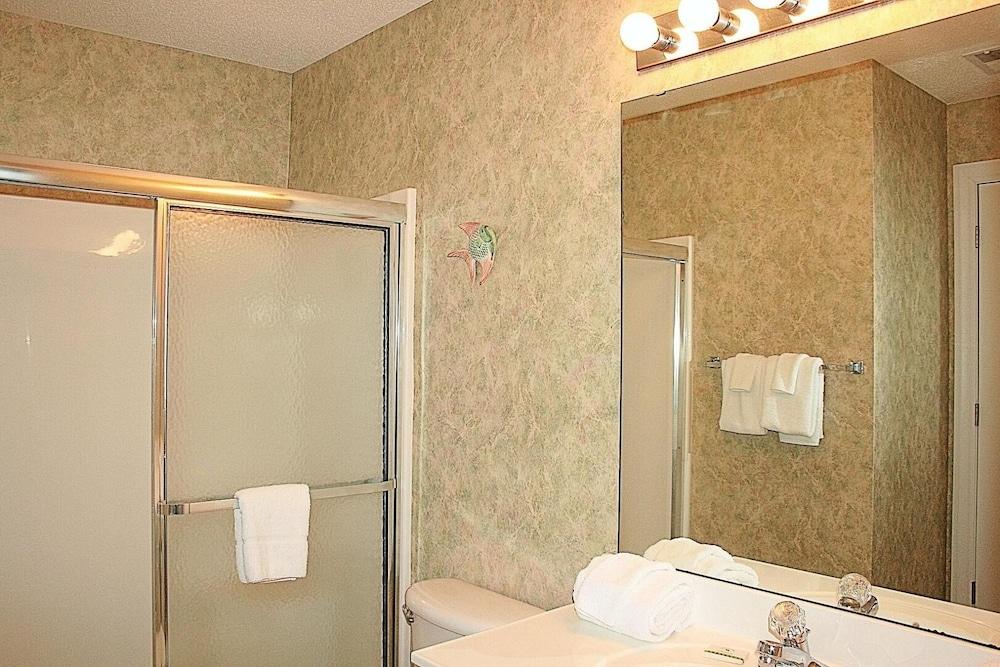 Golf Course View Condo 1606M at Brunswick Plantation with Full Kitchen by RedAwning