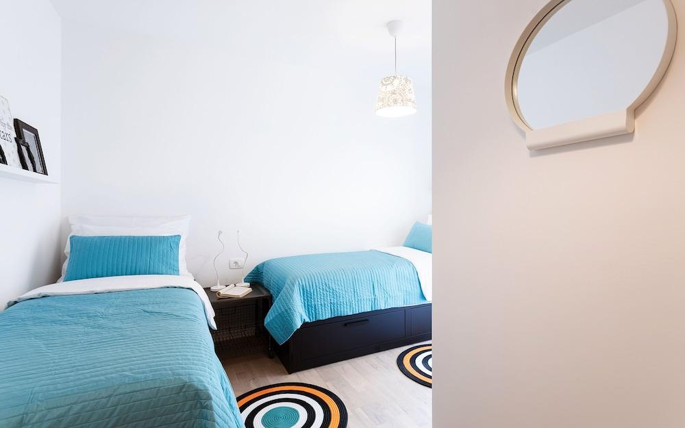 Apartment Black & White