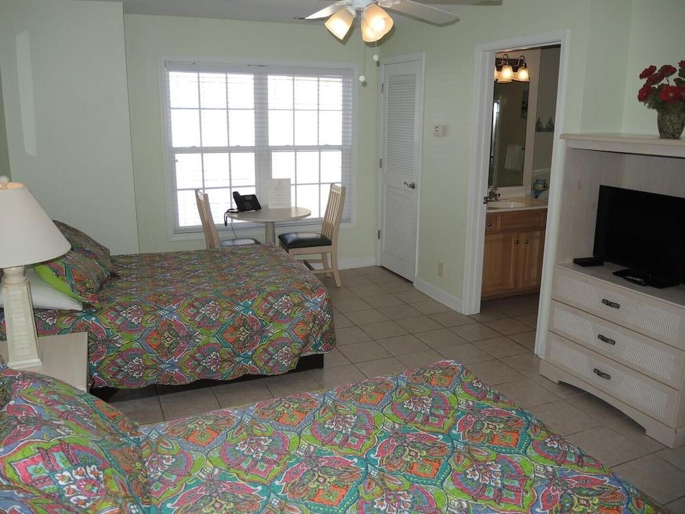 Golf Resort Villa 2607 with Family Friendly Outdoor Pools Onsite by RedAwning