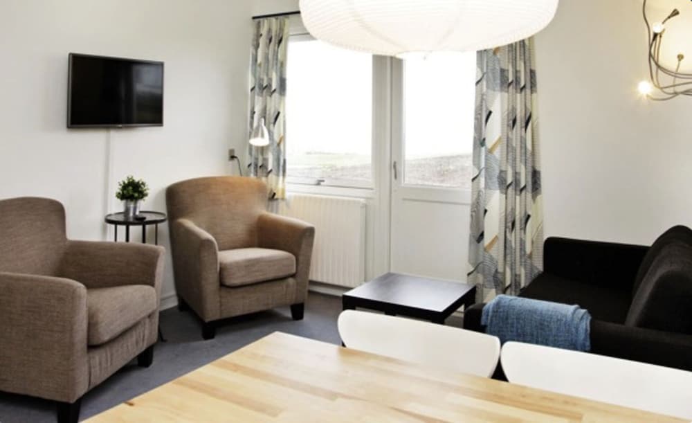 Beachfront Retreat E, 2 Bedrooms, Sea View