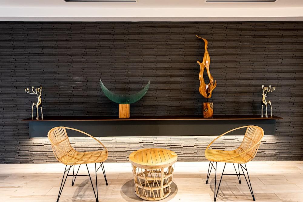 Tomariehotel & condominium