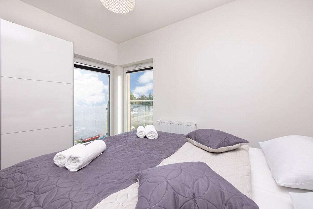 Apartments Five Seas by Renters