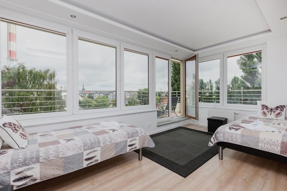 Riverside Apartments by Renters