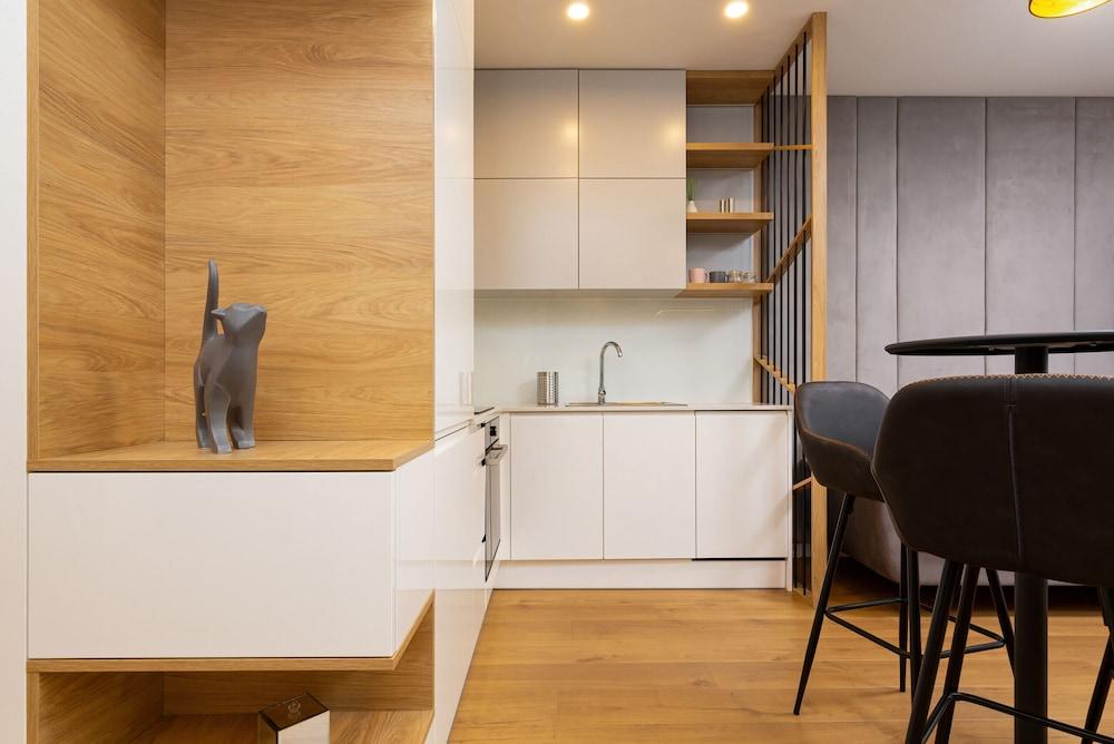 Studio Warsaw Grzybowska by Renters