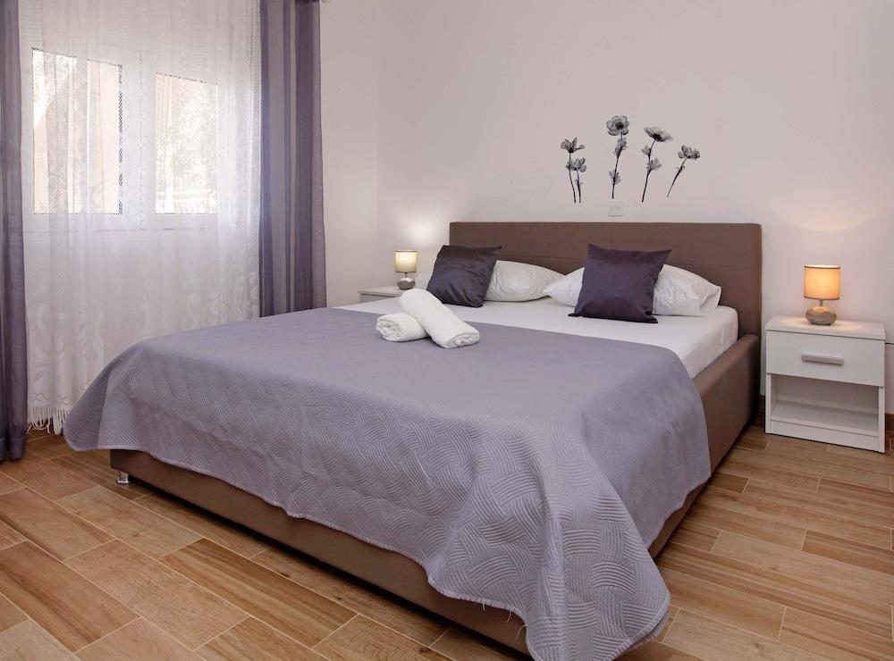 Apartments Villa Senija