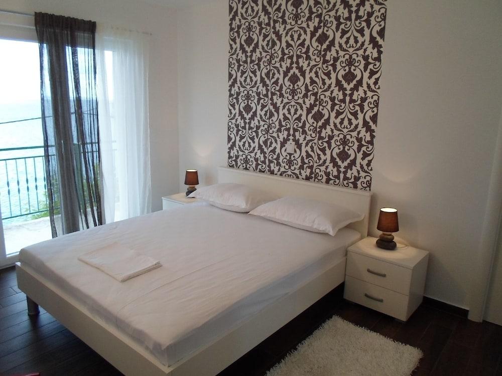 House Karlo Apartments